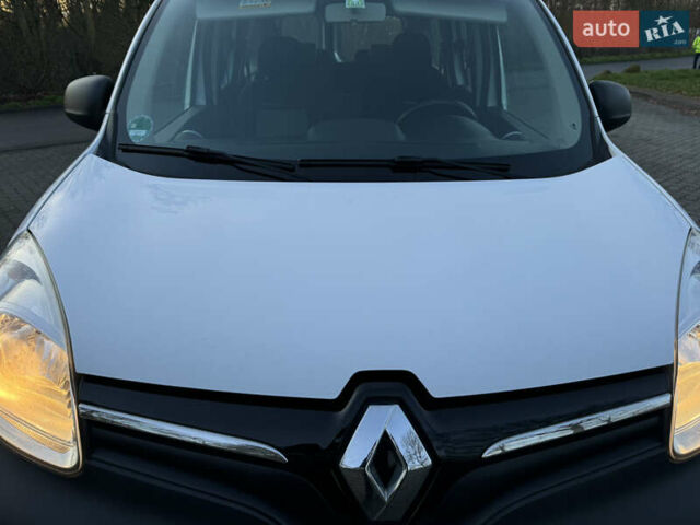 Белый Рено Кенгу, объемом двигателя 1.5 л и пробегом 186 тыс. км за 10699 $, фото 43 на Automoto.ua