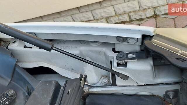 Рено Кєнгу 2014 у Дубно на Automoto.ua Білий Рено Кєнгу, об'ємом двигуна 1.46 л та пробігом 345 тис. км за 8800 $, фото 52 на Automoto.ua