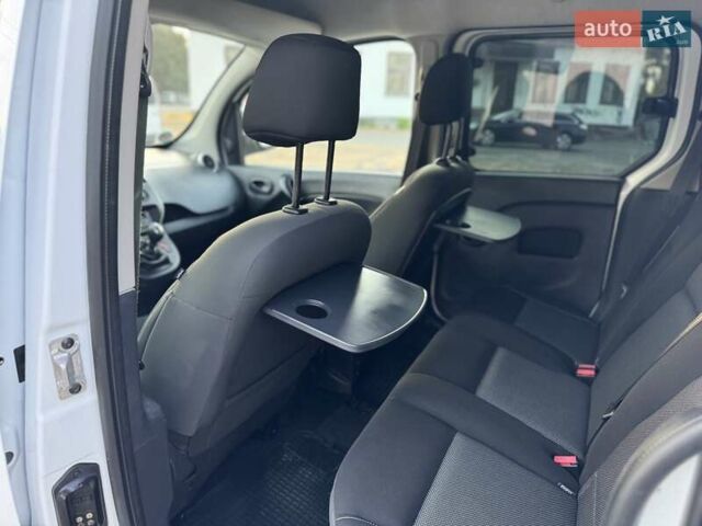 Белый Рено Кенгу, объемом двигателя 1.5 л и пробегом 173 тыс. км за 11600 $, фото 46 на Automoto.ua