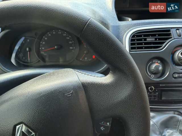 Білий Рено Кєнгу, об'ємом двигуна 1.5 л та пробігом 247 тис. км за 11700 $, фото 36 на Automoto.ua