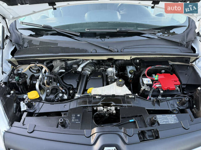 Белый Рено Кенгу, объемом двигателя 1.5 л и пробегом 190 тыс. км за 11799 $, фото 7 на Automoto.ua