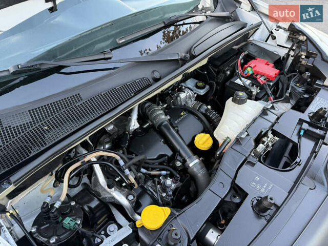 Белый Рено Кенгу, объемом двигателя 1.5 л и пробегом 190 тыс. км за 11799 $, фото 81 на Automoto.ua