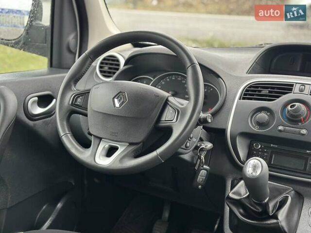 Белый Рено Кенгу, объемом двигателя 1.5 л и пробегом 255 тыс. км за 9800 $, фото 23 на Automoto.ua