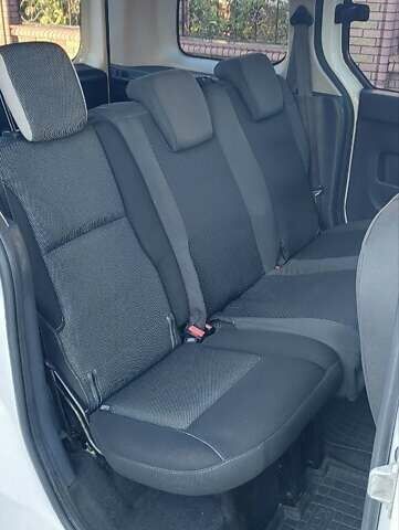 Рено Кєнгу 2014 у Дубно на Automoto.ua Білий Рено Кєнгу, об'ємом двигуна 1.46 л та пробігом 345 тис. км за 8800 $, фото 81 на Automoto.ua