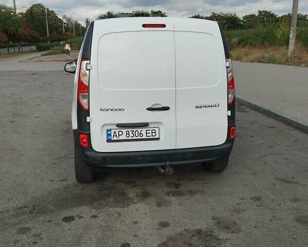 Белый Рено Кенгу, объемом двигателя 1.46 л и пробегом 397 тыс. км за 7500 $, фото 16 на Automoto.ua