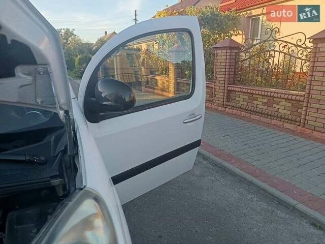 Рено Кєнгу 2014 у Дубно на Automoto.ua Білий Рено Кєнгу, об'ємом двигуна 1.46 л та пробігом 345 тис. км за 8800 $, фото 30 на Automoto.ua