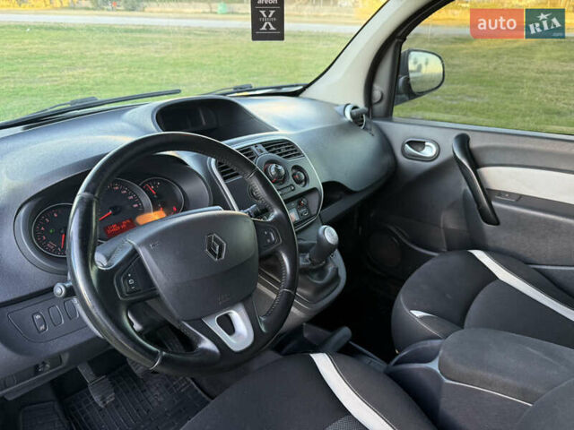 Белый Рено Кенгу, объемом двигателя 1.46 л и пробегом 215 тыс. км за 9800 $, фото 28 на Automoto.ua