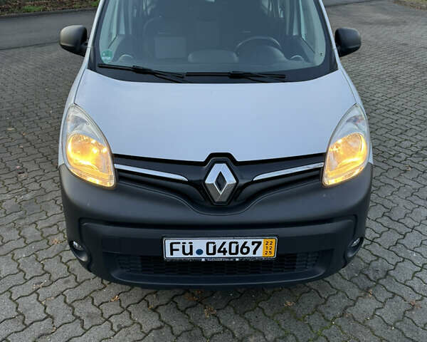 Белый Рено Кенгу, объемом двигателя 1.5 л и пробегом 186 тыс. км за 10699 $, фото 16 на Automoto.ua