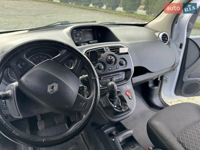 Белый Рено Кенгу, объемом двигателя 1.46 л и пробегом 194 тыс. км за 7100 $, фото 5 на Automoto.ua