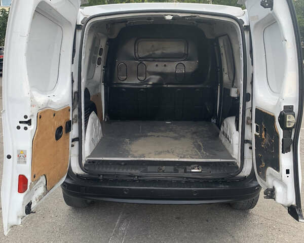 Білий Рено Кєнгу, об'ємом двигуна 1.46 л та пробігом 273 тис. км за 6000 $, фото 22 на Automoto.ua