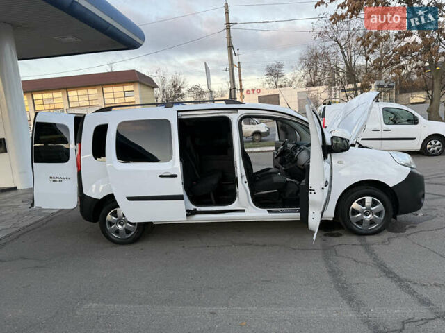 Белый Рено Кенгу, объемом двигателя 1.5 л и пробегом 190 тыс. км за 11799 $, фото 92 на Automoto.ua