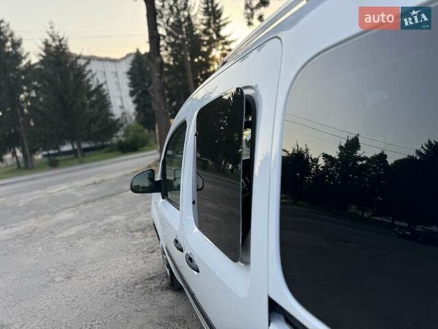 Белый Рено Кенгу, объемом двигателя 1.5 л и пробегом 173 тыс. км за 11600 $, фото 47 на Automoto.ua