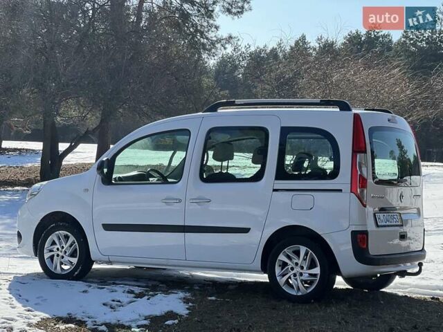 Белый Рено Кенгу, объемом двигателя 1.5 л и пробегом 220 тыс. км за 10800 $, фото 9 на Automoto.ua