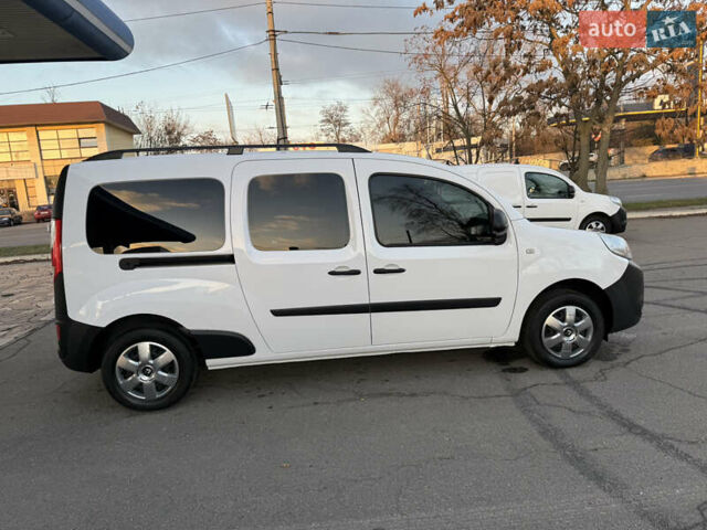 Белый Рено Кенгу, объемом двигателя 1.5 л и пробегом 190 тыс. км за 11799 $, фото 12 на Automoto.ua