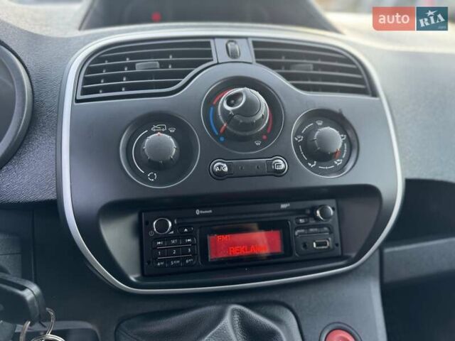 Белый Рено Кенгу, объемом двигателя 1.5 л и пробегом 173 тыс. км за 11600 $, фото 40 на Automoto.ua