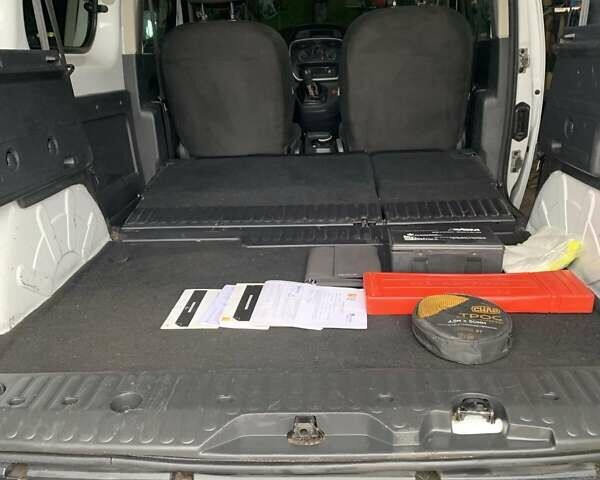 Білий Рено Кєнгу, об'ємом двигуна 1.46 л та пробігом 218 тис. км за 9600 $, фото 13 на Automoto.ua