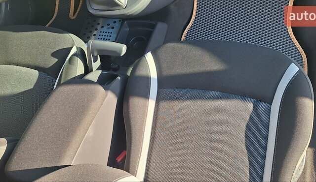 Рено Кенгу 2014 в Новоархангельске на Automoto.ua Белый Рено Кенгу, объемом двигателя 1.5 л и пробегом 64 тыс. км за 12500 $, фото 98 на Automoto.ua