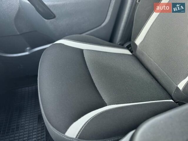 Белый Рено Кенгу, объемом двигателя 1.5 л и пробегом 173 тыс. км за 11600 $, фото 34 на Automoto.ua