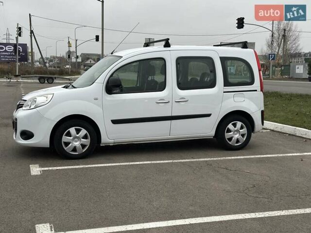 Белый Рено Кенгу, объемом двигателя 1.5 л и пробегом 255 тыс. км за 9800 $, фото 13 на Automoto.ua