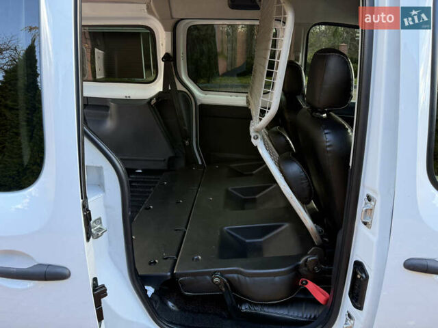 Білий Рено Кєнгу, об'ємом двигуна 1.5 л та пробігом 247 тис. км за 11700 $, фото 27 на Automoto.ua