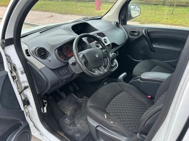 Белый Рено Кенгу, объемом двигателя 1.5 л и пробегом 204 тыс. км за 7900 $, фото 15 на Automoto.ua