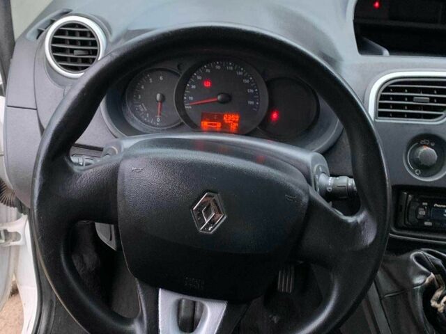 Білий Рено Кєнгу, об'ємом двигуна 1.5 л та пробігом 218 тис. км за 9700 $, фото 7 на Automoto.ua