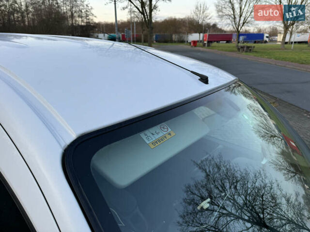 Белый Рено Кенгу, объемом двигателя 1.5 л и пробегом 186 тыс. км за 10699 $, фото 57 на Automoto.ua