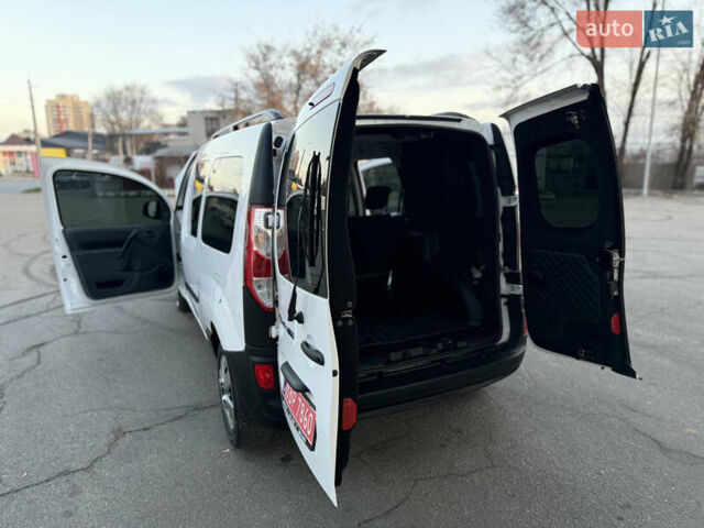 Белый Рено Кенгу, объемом двигателя 1.5 л и пробегом 190 тыс. км за 11799 $, фото 99 на Automoto.ua