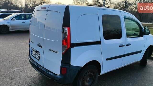 Белый Рено Кенгу, объемом двигателя 1.5 л и пробегом 268 тыс. км за 9000 $, фото 2 на Automoto.ua