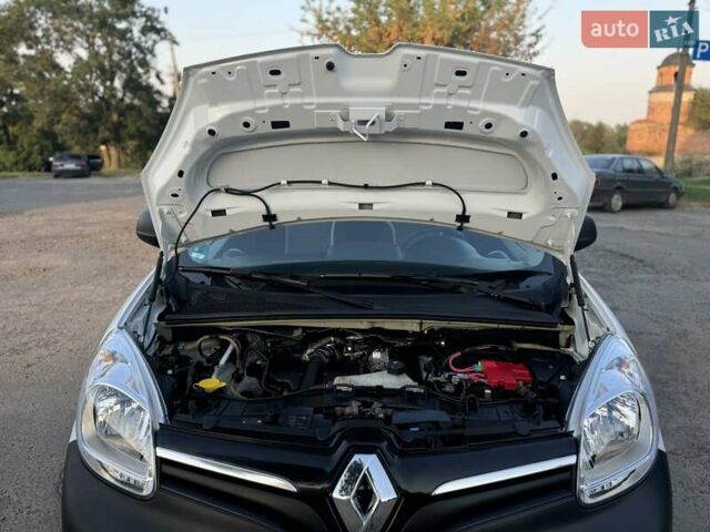 Белый Рено Кенгу, объемом двигателя 1.5 л и пробегом 173 тыс. км за 11600 $, фото 85 на Automoto.ua