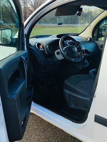 Белый Рено Кенгу, объемом двигателя 1.5 л и пробегом 268 тыс. км за 9000 $, фото 6 на Automoto.ua