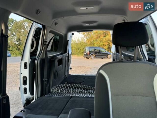 Белый Рено Кенгу, объемом двигателя 1.5 л и пробегом 173 тыс. км за 11600 $, фото 84 на Automoto.ua