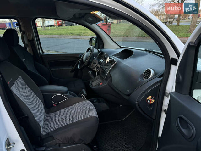 Белый Рено Кенгу, объемом двигателя 1.5 л и пробегом 186 тыс. км за 10699 $, фото 64 на Automoto.ua