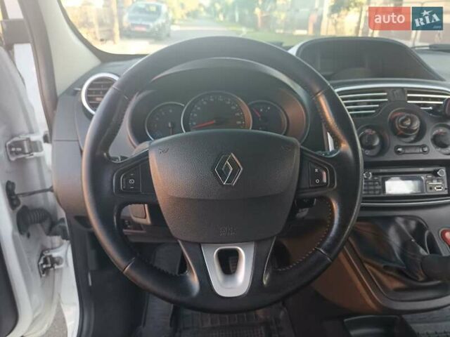 Рено Кєнгу 2014 у Дубно на Automoto.ua Білий Рено Кєнгу, об'ємом двигуна 1.46 л та пробігом 345 тис. км за 8800 $, фото 36 на Automoto.ua