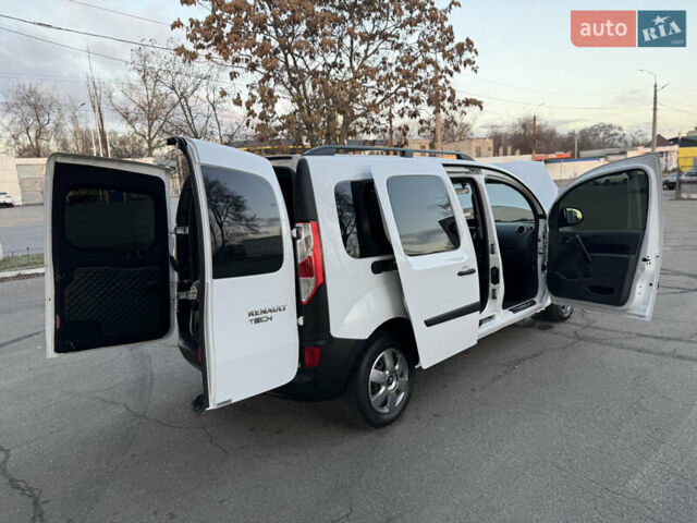 Белый Рено Кенгу, объемом двигателя 1.5 л и пробегом 190 тыс. км за 11799 $, фото 95 на Automoto.ua