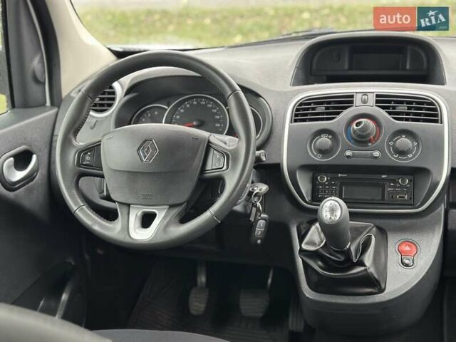 Белый Рено Кенгу, объемом двигателя 1.5 л и пробегом 255 тыс. км за 9800 $, фото 21 на Automoto.ua