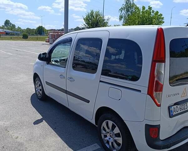 Белый Рено Кенгу, объемом двигателя 1.46 л и пробегом 312 тыс. км за 8800 $, фото 3 на Automoto.ua