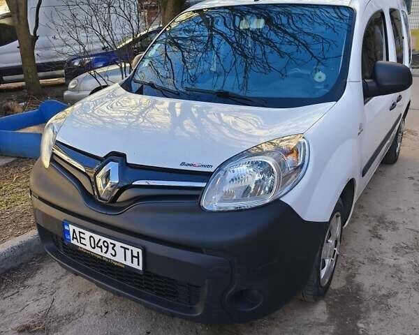 Белый Рено Кенгу, объемом двигателя 1.5 л и пробегом 119 тыс. км за 10700 $, фото 10 на Automoto.ua