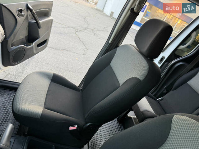 Белый Рено Кенгу, объемом двигателя 1.5 л и пробегом 190 тыс. км за 11799 $, фото 59 на Automoto.ua