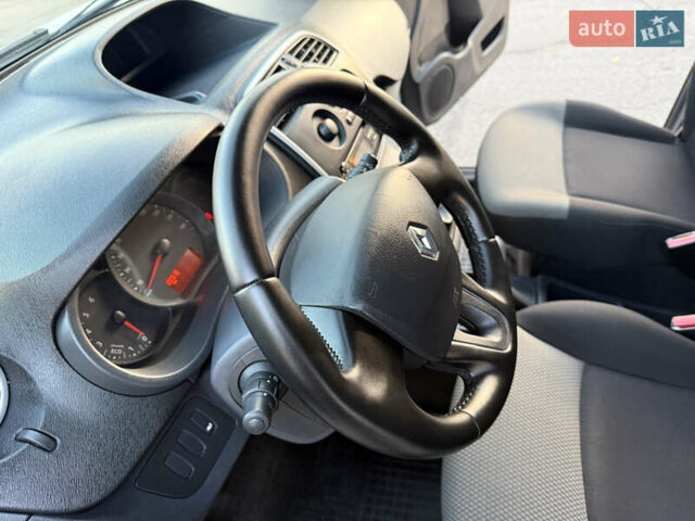 Белый Рено Кенгу, объемом двигателя 1.5 л и пробегом 190 тыс. км за 11799 $, фото 57 на Automoto.ua