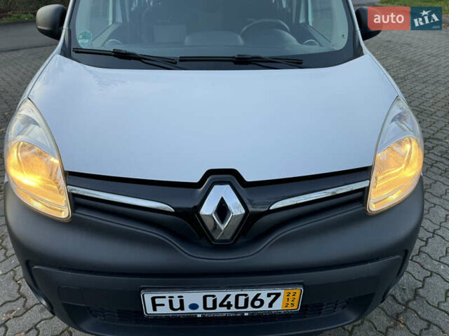 Белый Рено Кенгу, объемом двигателя 1.5 л и пробегом 186 тыс. км за 10699 $, фото 42 на Automoto.ua