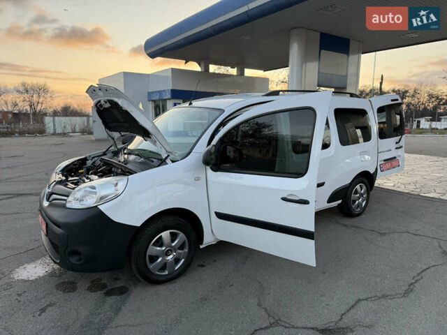 Белый Рено Кенгу, объемом двигателя 1.5 л и пробегом 190 тыс. км за 11799 $, фото 105 на Automoto.ua