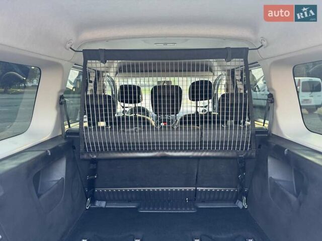 Белый Рено Кенгу, объемом двигателя 1.5 л и пробегом 173 тыс. км за 11600 $, фото 58 на Automoto.ua