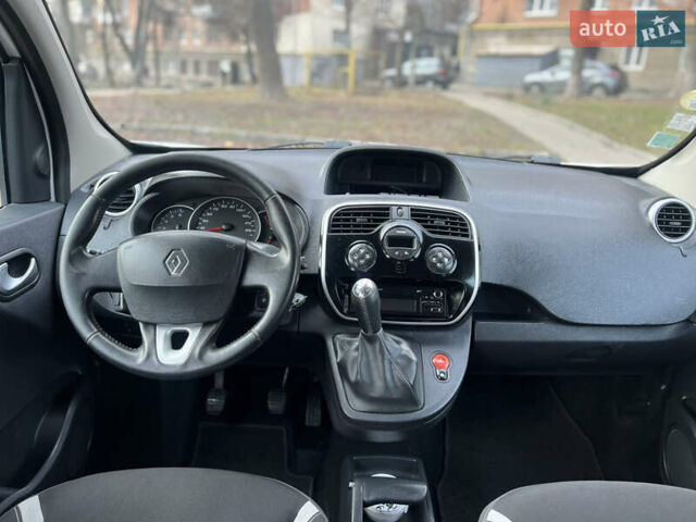 Белый Рено Кенгу, объемом двигателя 1.5 л и пробегом 265 тыс. км за 9800 $, фото 13 на Automoto.ua