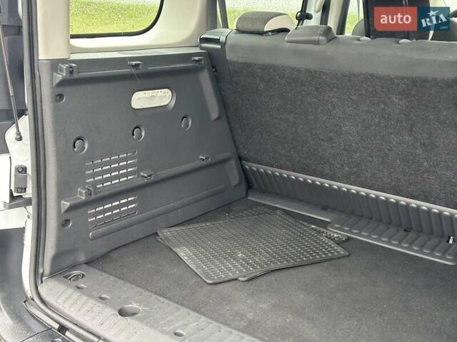 Белый Рено Кенгу, объемом двигателя 1.5 л и пробегом 255 тыс. км за 9800 $, фото 37 на Automoto.ua