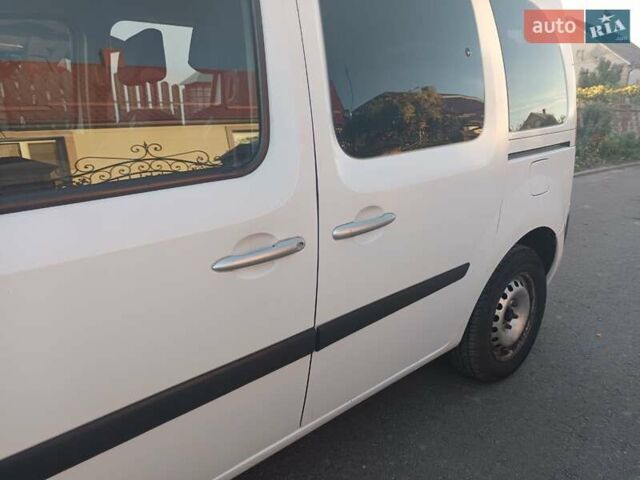 Рено Кєнгу 2014 у Дубно на Automoto.ua Білий Рено Кєнгу, об'ємом двигуна 1.46 л та пробігом 345 тис. км за 8800 $, фото 43 на Automoto.ua