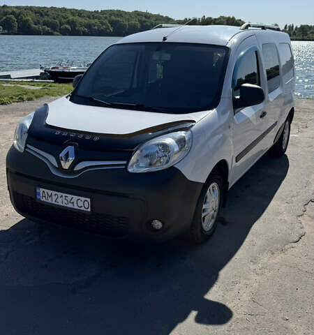 Белый Рено Кенгу, объемом двигателя 1.46 л и пробегом 233 тыс. км за 10300 $, фото 1 на Automoto.ua