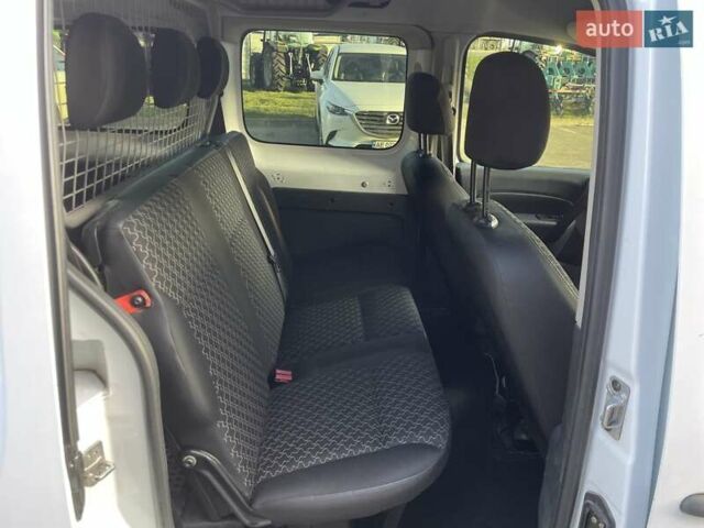 Белый Рено Кенгу, объемом двигателя 1.46 л и пробегом 330 тыс. км за 9500 $, фото 11 на Automoto.ua