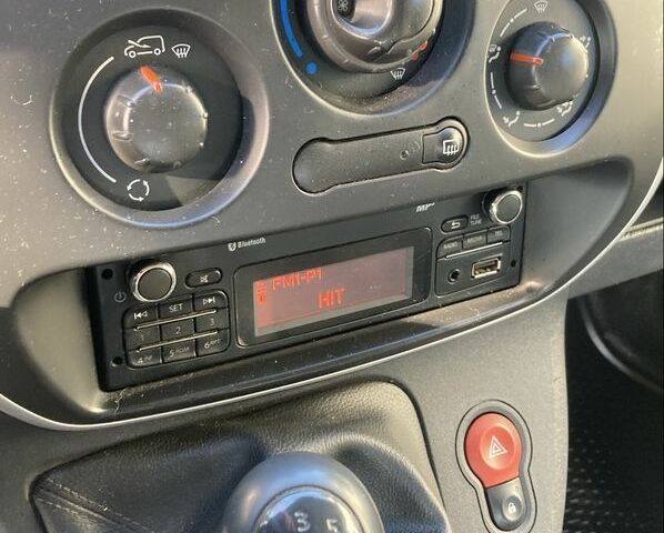 Білий Рено Кєнгу, об'ємом двигуна 1.5 л та пробігом 225 тис. км за 6500 $, фото 8 на Automoto.ua