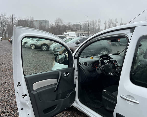 Білий Рено Кєнгу, об'ємом двигуна 1.46 л та пробігом 218 тис. км за 10500 $, фото 9 на Automoto.ua